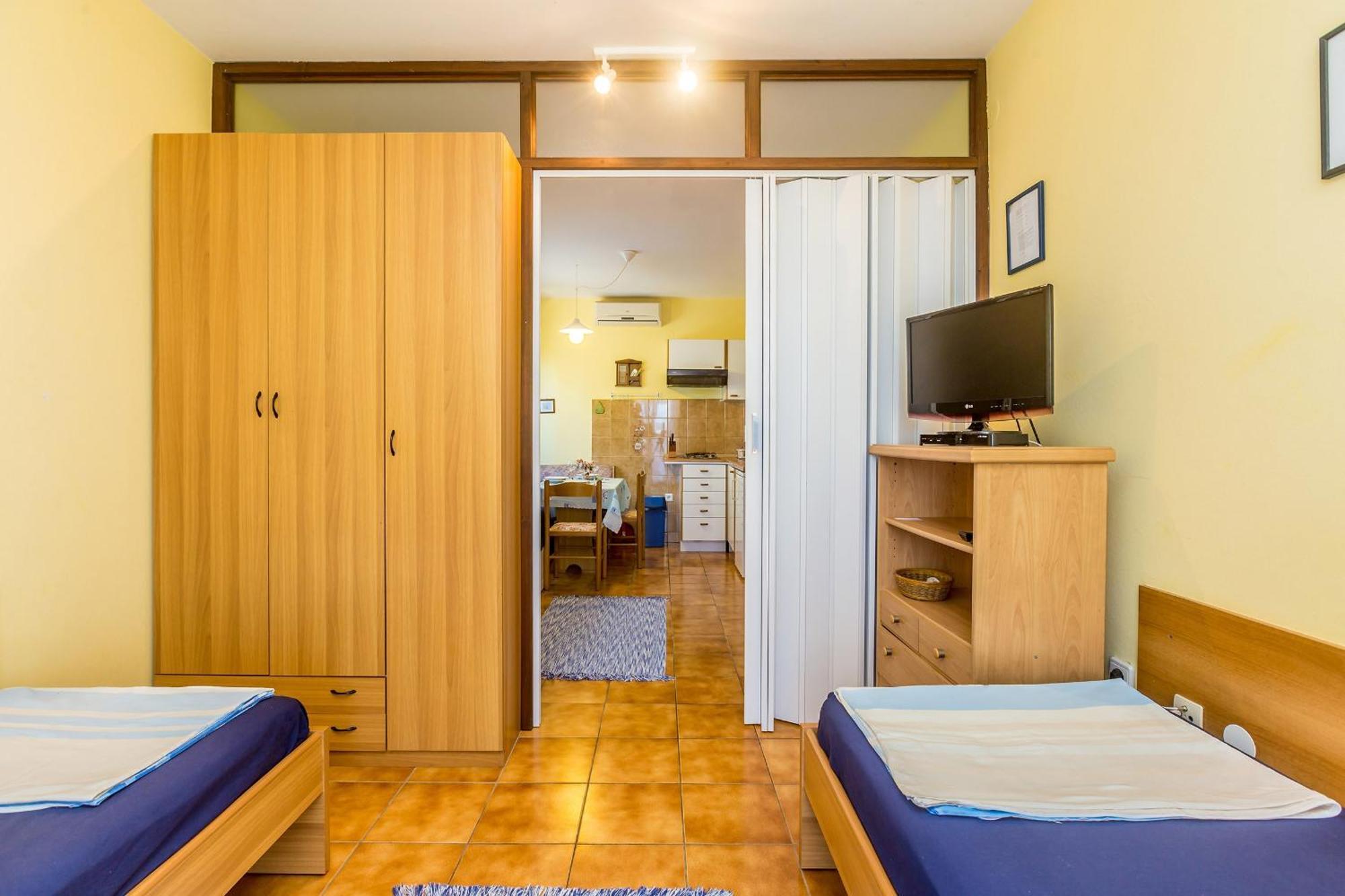 Apartments With A Parking Space Njivice, Krk - 5325 Phòng bức ảnh
